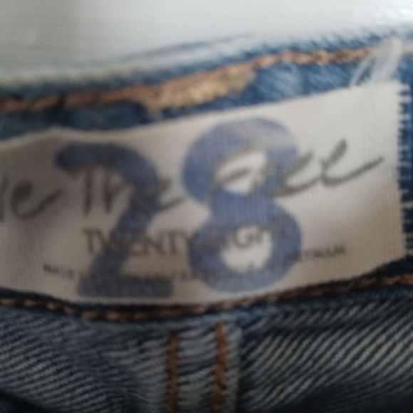 We the Free Denim Shorts Size 28 - Picture 6 of 7